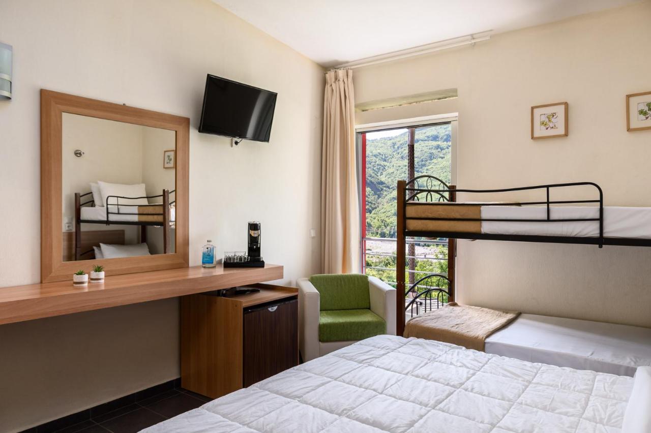 Gefiri Plakas Hotel, Tzoumerka Eksteriør bilde