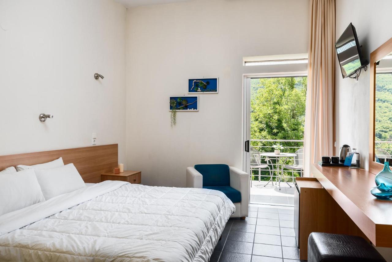 Gefiri Plakas Hotel, Tzoumerka Eksteriør bilde
