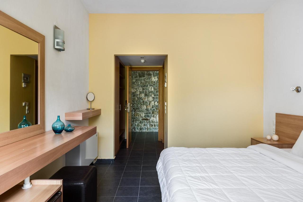 Gefiri Plakas Hotel, Tzoumerka Eksteriør bilde