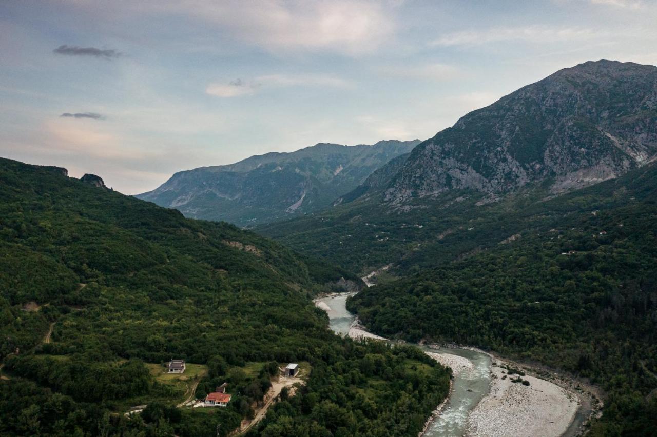 Gefiri Plakas Hotel, Tzoumerka Eksteriør bilde